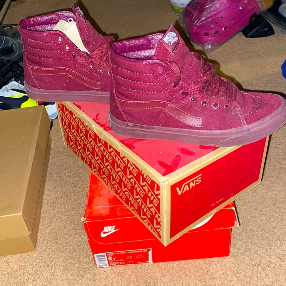 Mono Canvas Port Royale Vans size 8 women’s Burgundy